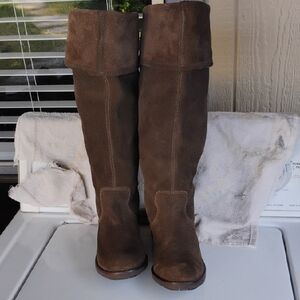 1Lukii Pini Size 9 B Woman